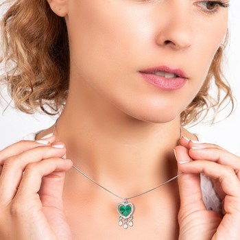 SC Crystal heart necklace with sparkling crystals