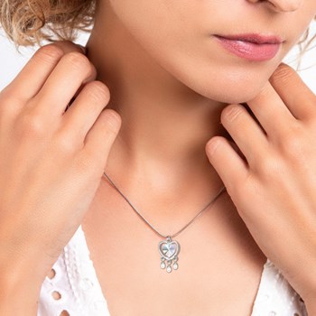 SC Crystal heart necklace with sparkling crystals