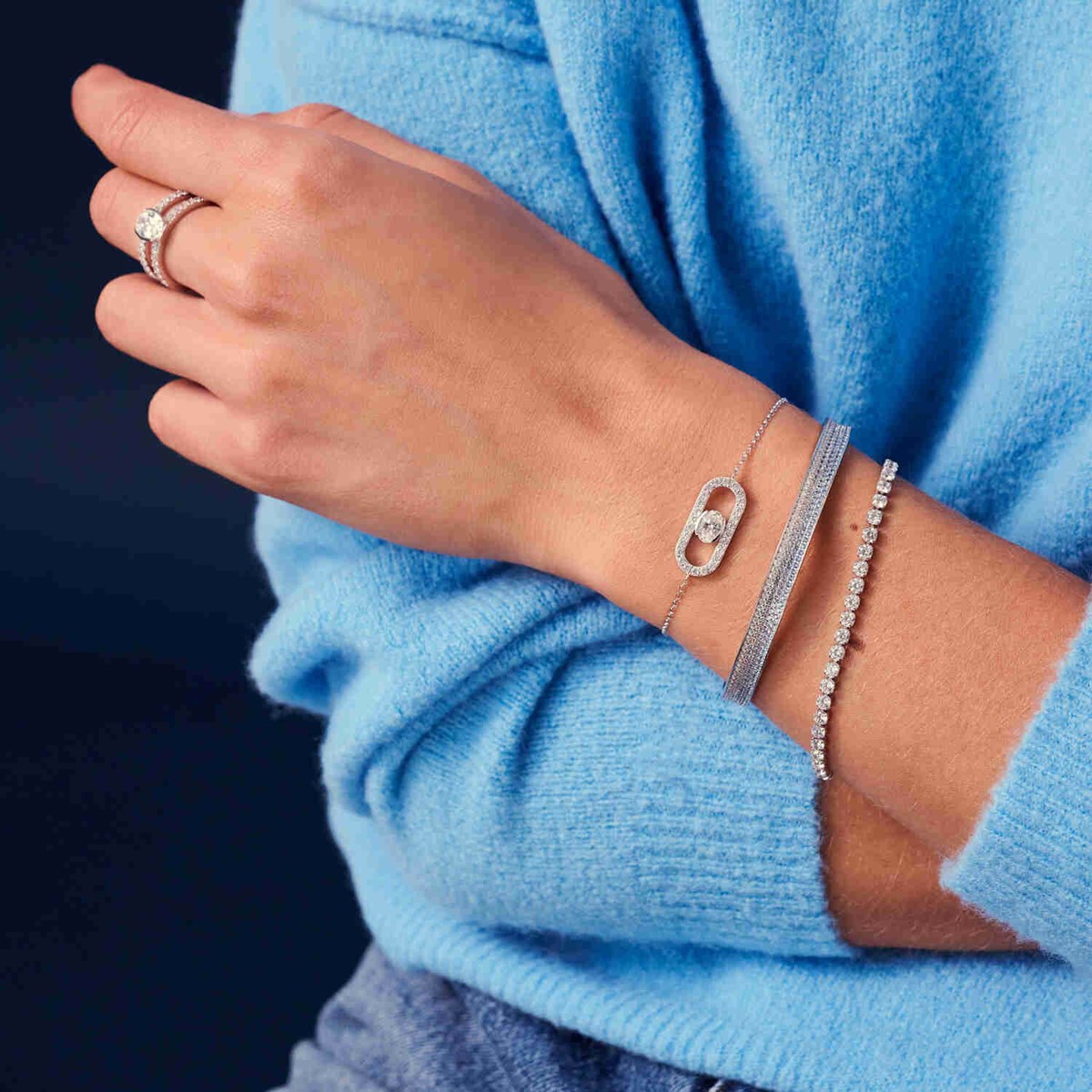 Bracelet jonc SIF JAKOBS FELLINE CONCAVO_x000D_
oxydes de zirconium bleu et blanc - vue 2