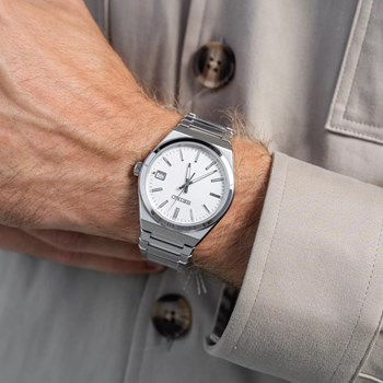 Montre Seiko Classique acier bracelet intégré