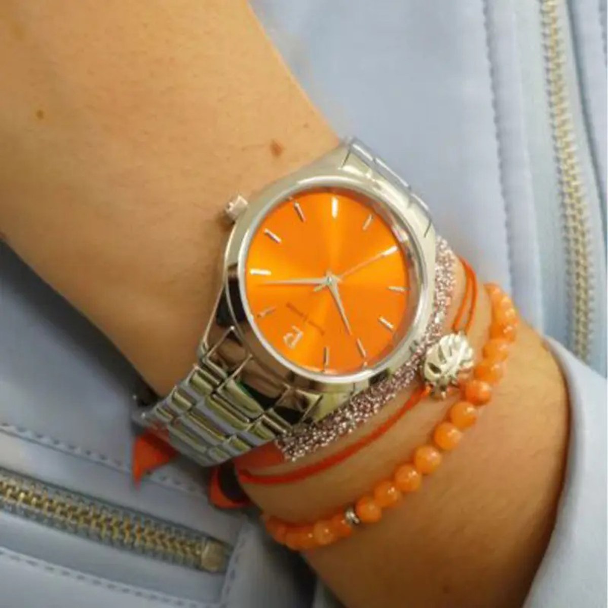 Coffret femme ROXANE Cadran orange bracelet acier
Pierre Lannier x Les Interchangeables Edition Limitée - vue 2