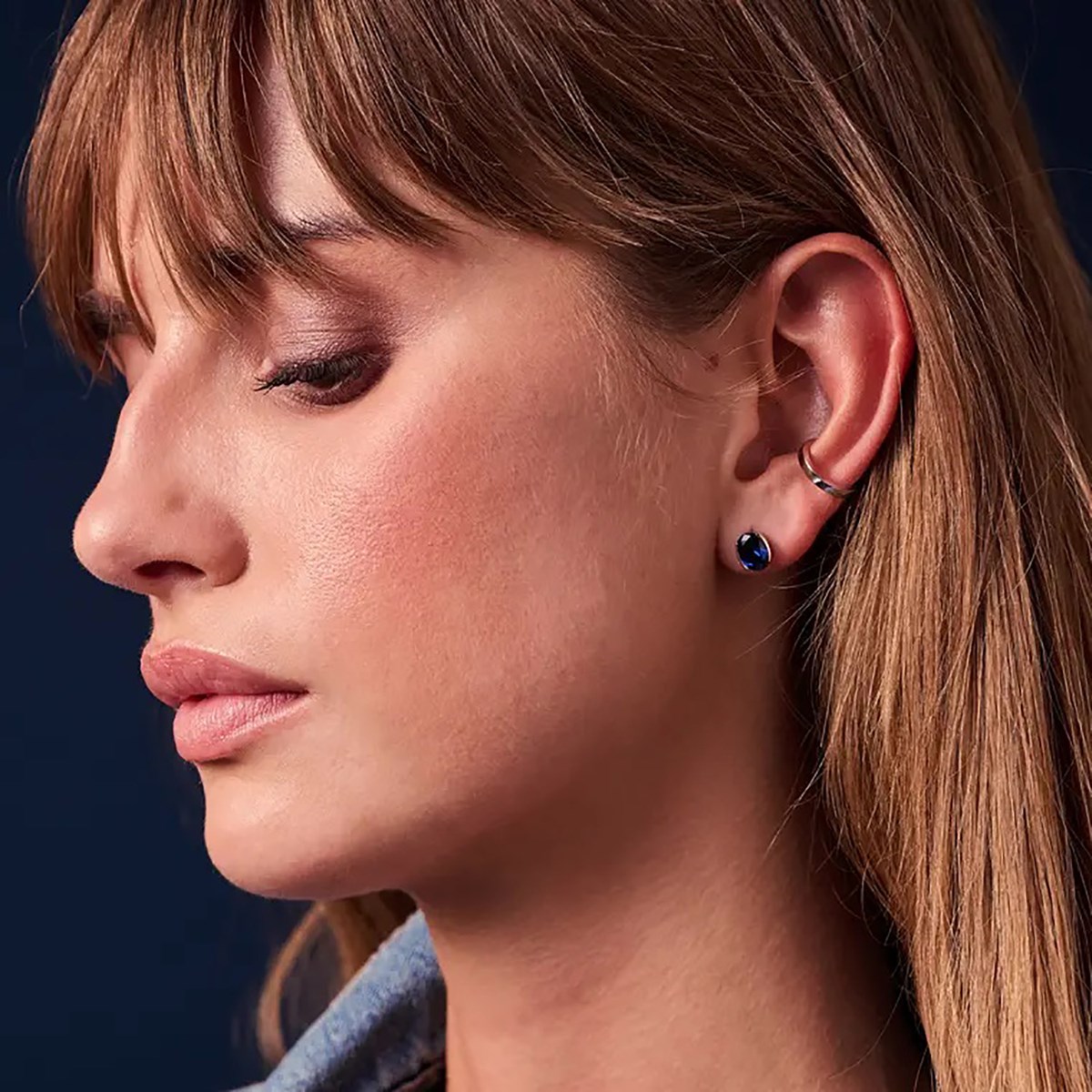 Boucles d'oreille puce Sif Jakobs ELLISSE CAREZZA_x000D_
argent plaqué or jaune 18k oxyde bleu - vue 2