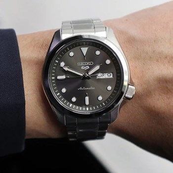Montre Seiko 5 Sports automatique acier cadran gris