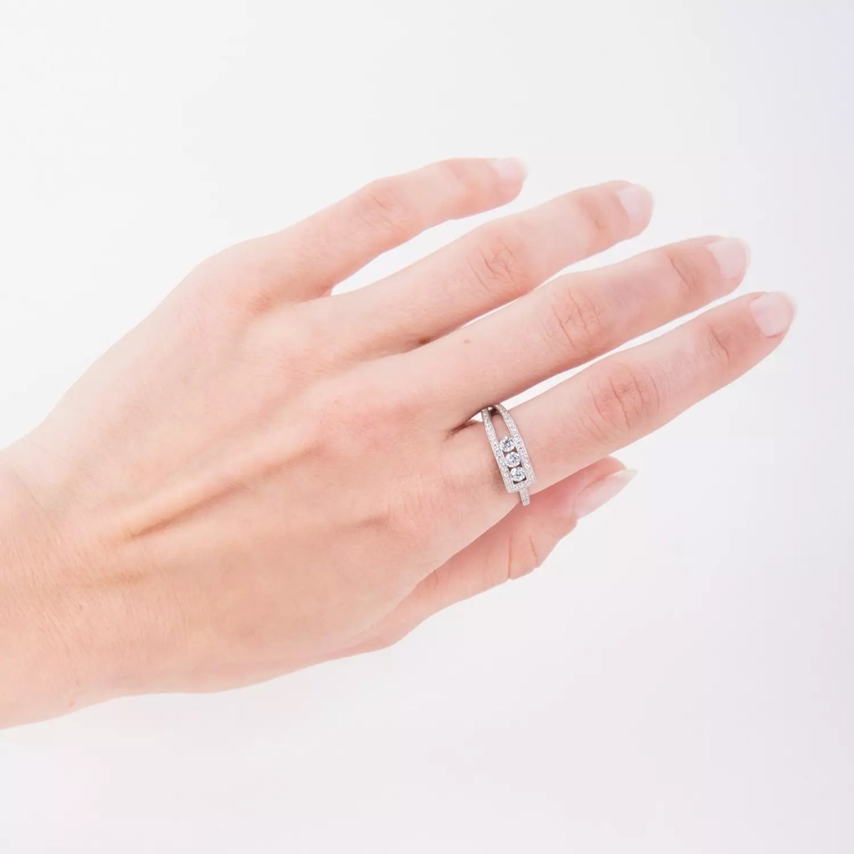 Bague trilogie diamants or blanc 18 carats - vue 4