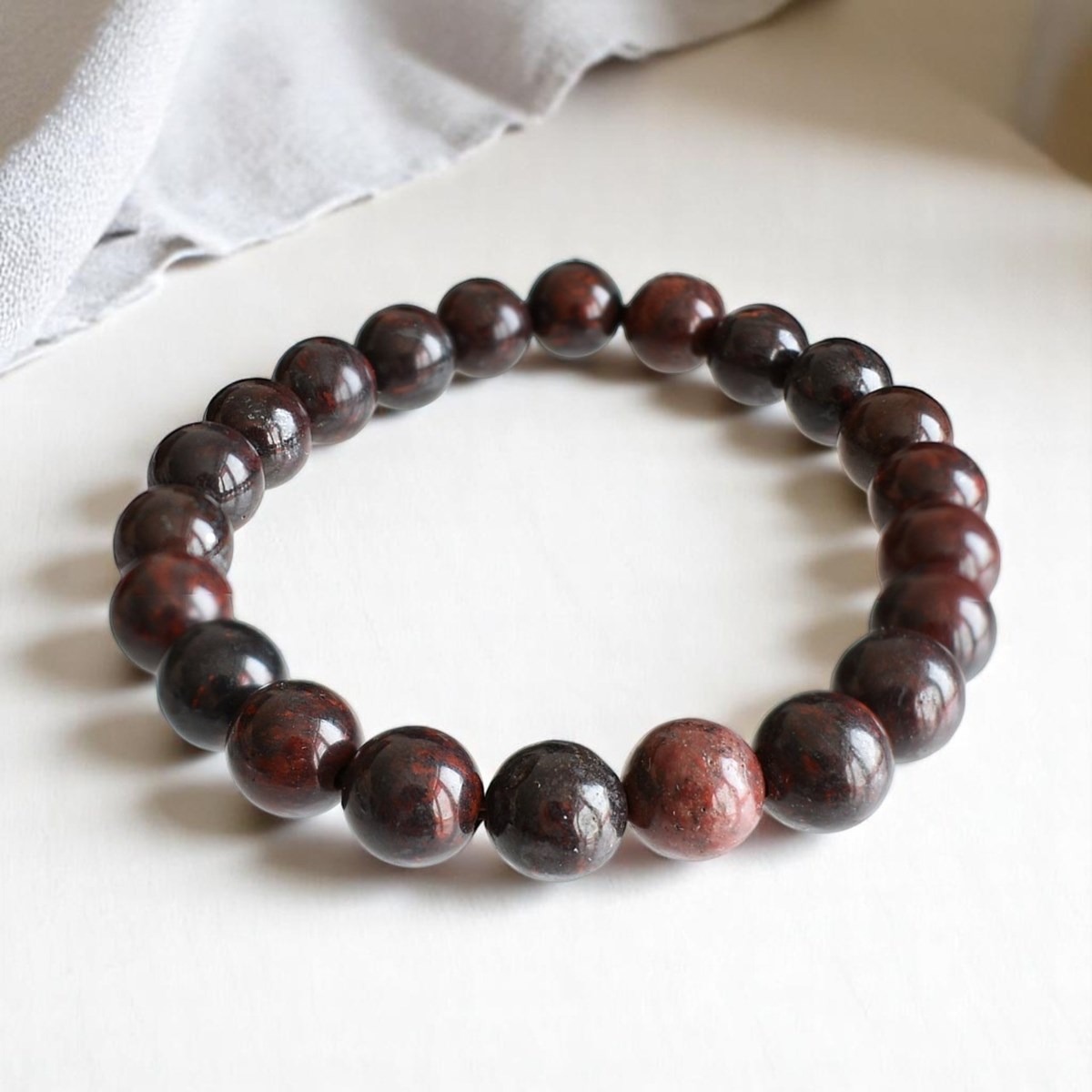 Bracelet en Oeil de Fer Force et Protection - vue 4