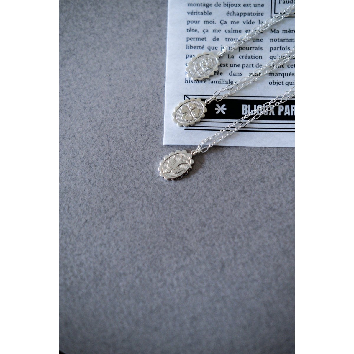 collier fleur plaqué argent - THÉMIS - vue 2