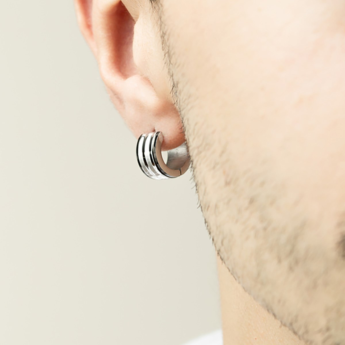 Boucles d'oreilles créoles homme Lotus Style_x000D_
acier bicolore - vue 2