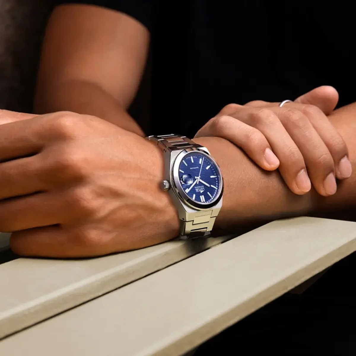 Montre Lotus automatique acier cadran bleu - vue 2
