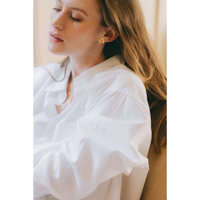 boucles d'oreilles puces trèfles doré à l'or fin - LÉON - vue 2