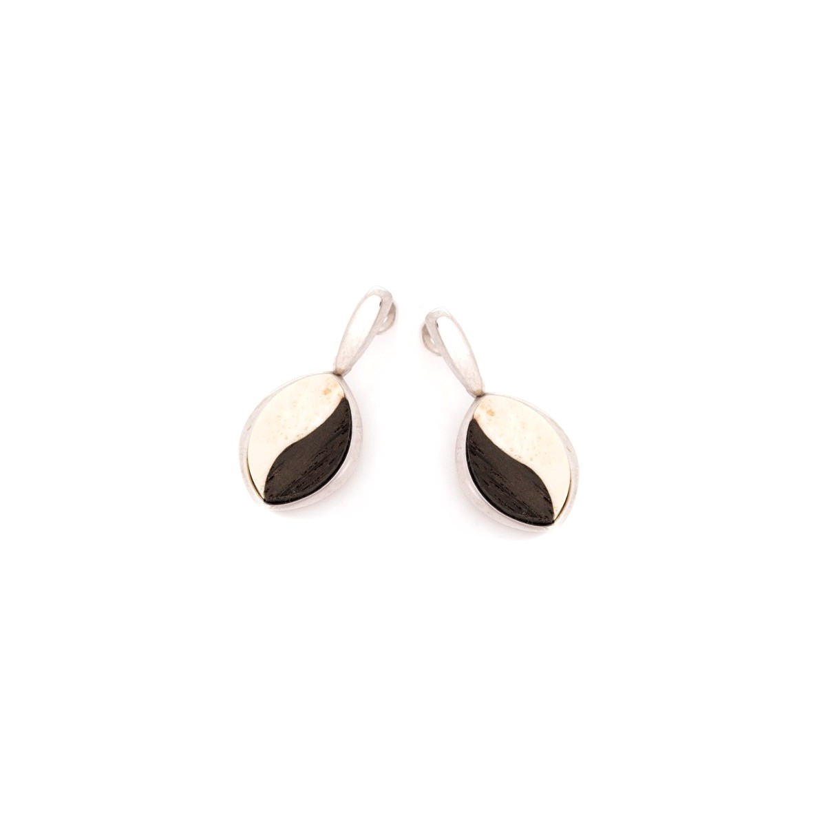 Boucle d'oreille ambre, chêne