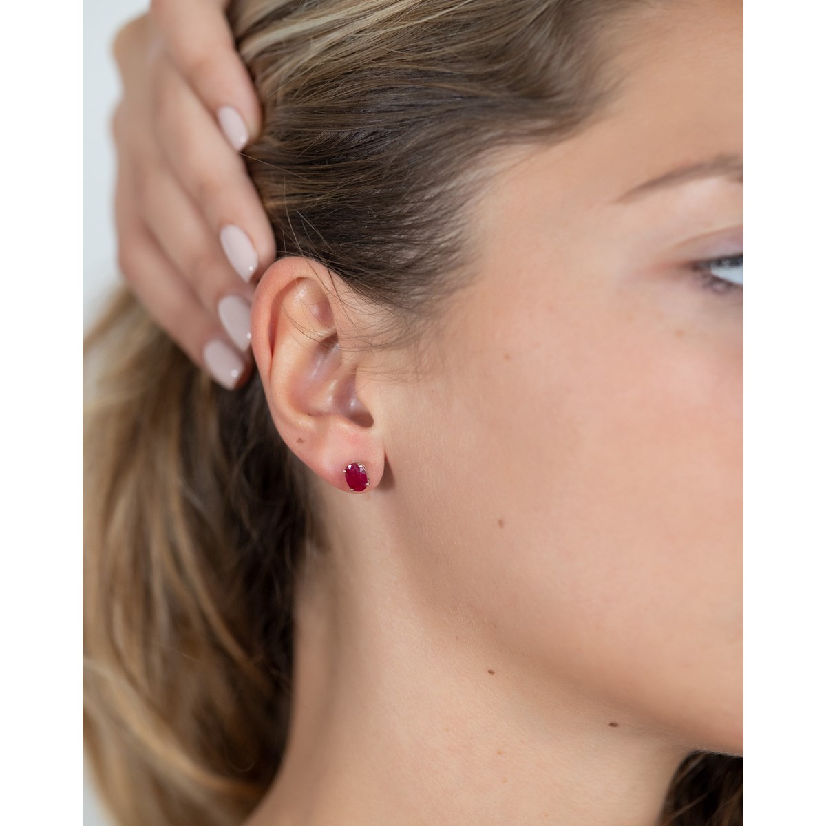 Boucles d'Oreilles Rubis Ovale en Or Jaune 14K | Collection Feu Royal - vue 4