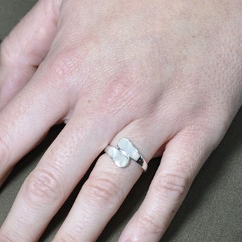 925 Silver Ring You and Me Mother-of-Pearl Drops