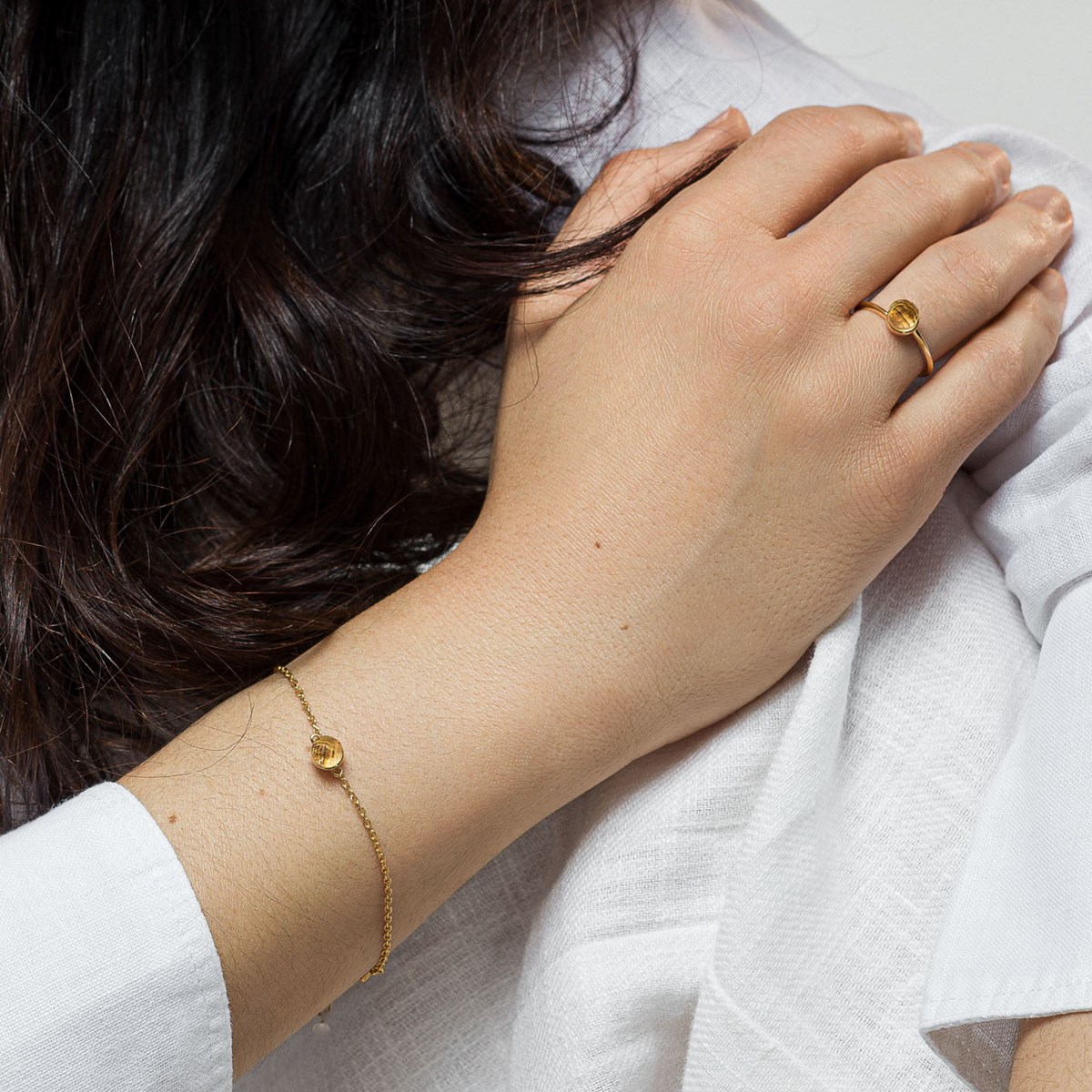 Collier, bracelet et boucles d'oreilles Aurora en pierres Citrine - vue 5