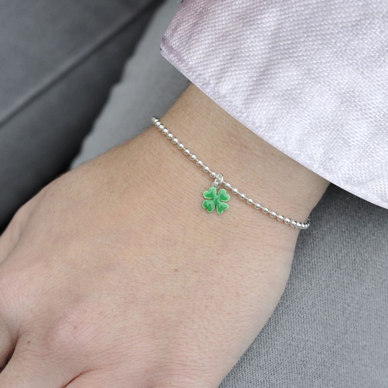 Bracelet Argent 925 Petites Perles et sa Breloque Mini Trèfle Émaillée Vert - vue 4