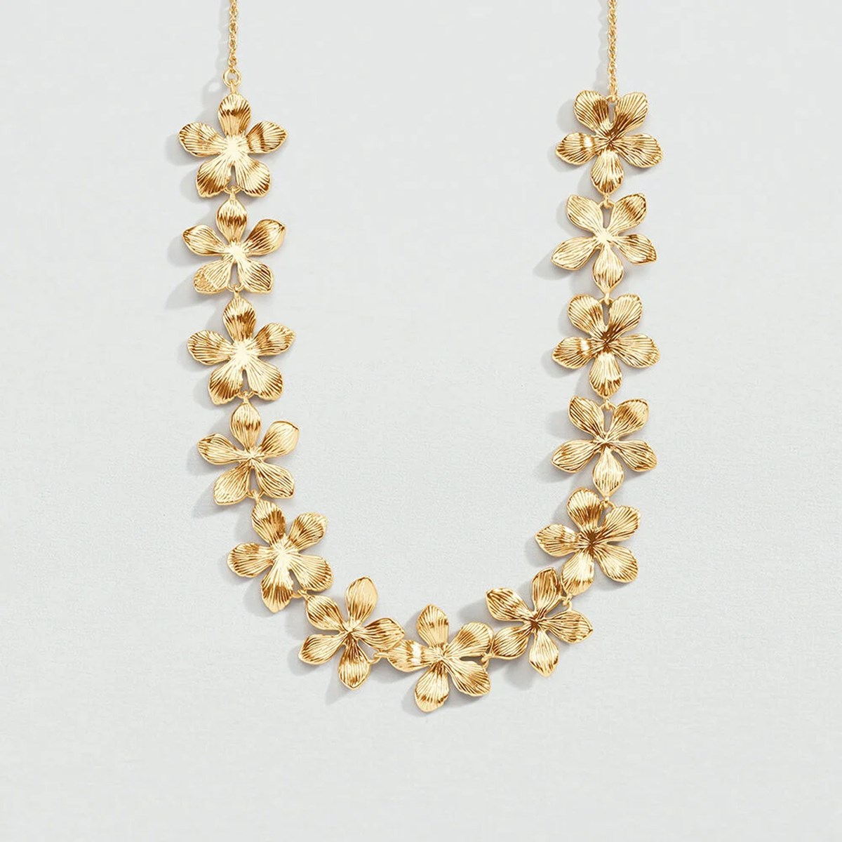 Agatha Bloom necklace golden brass flowers - view 3