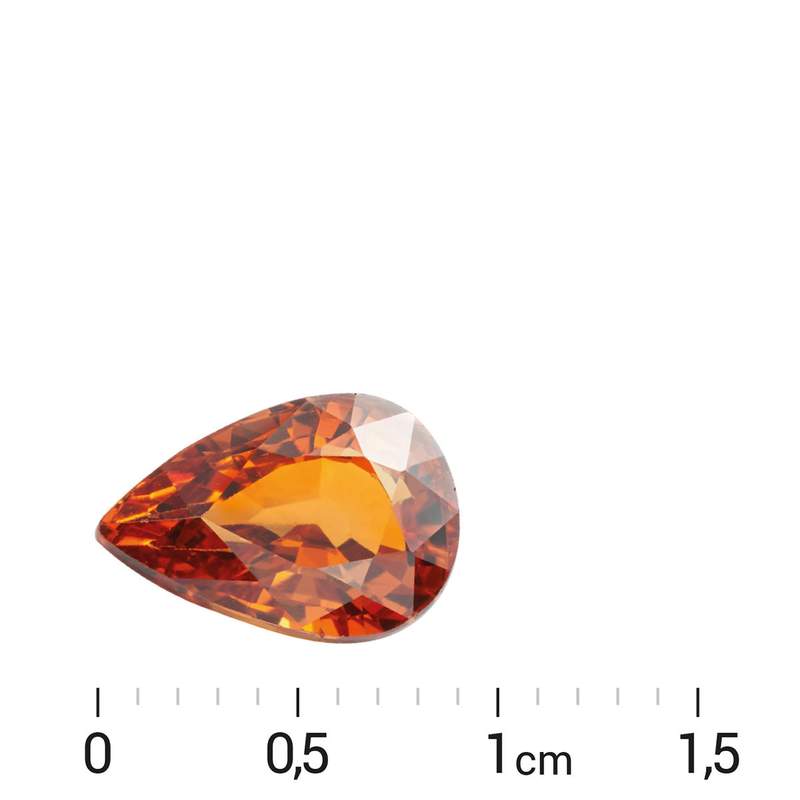 Grenat spéssartite rouge forme poire 2.39 ct - vue D1