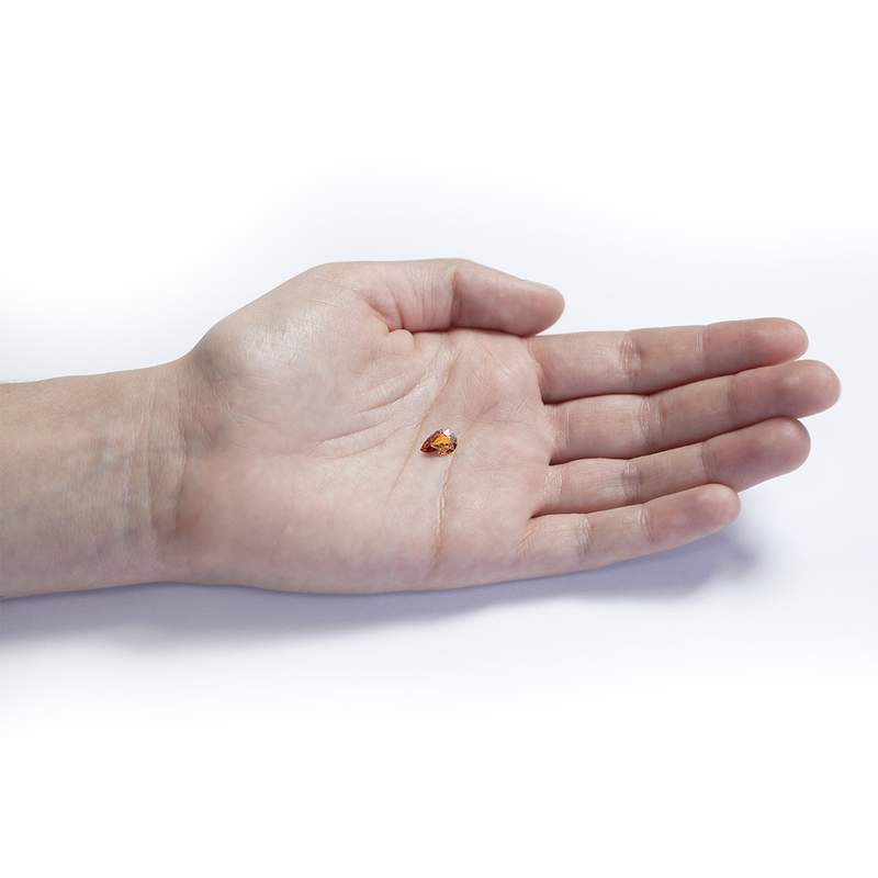 Grenat spéssartite rouge forme poire 2.39 ct - vue D2