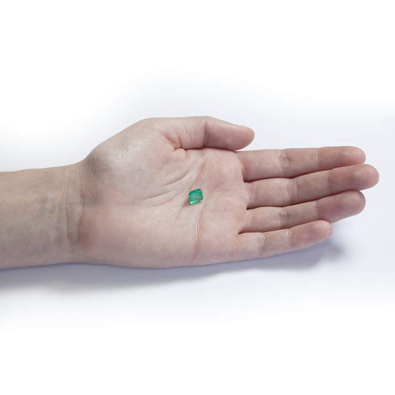 Emeraude verte forme rectangle à pans coupés, 2.25 ct. - vue D2