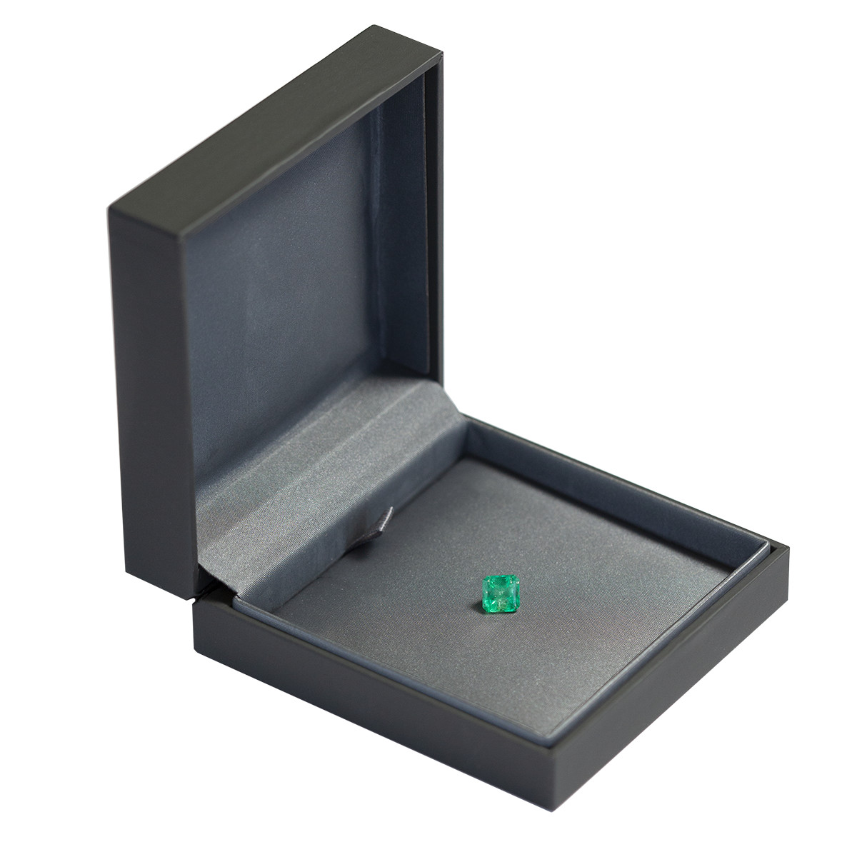 Emeraude verte forme rectangle à pans coupés, 2.25 ct. - vue E1