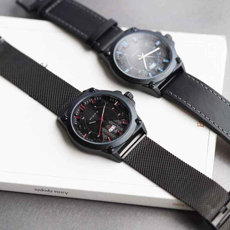 Montre revêtement noir milanais - vue D3