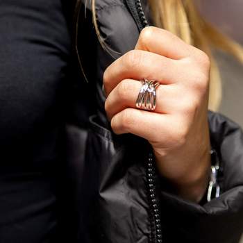 925 zilveren ring met in elkaar gevlochten ringen