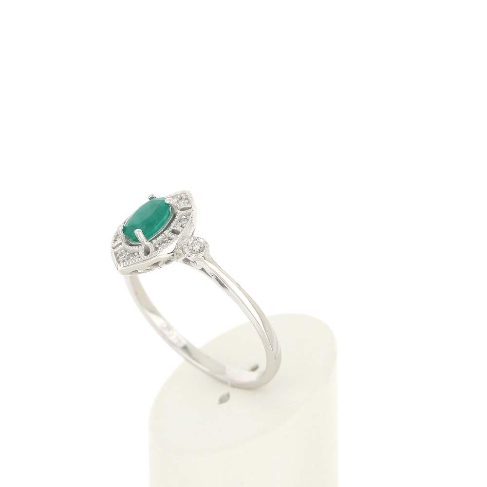 Bague or 750 blanc émeraude ovale et diamants - vue 4