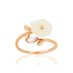 Bague or 375 rose nacre fleur topaze blanche taille marquise - vue 1