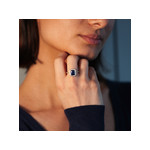 Bague plaqué or rectangulaire pierre imitation bleue et zirconias - vue porté 1