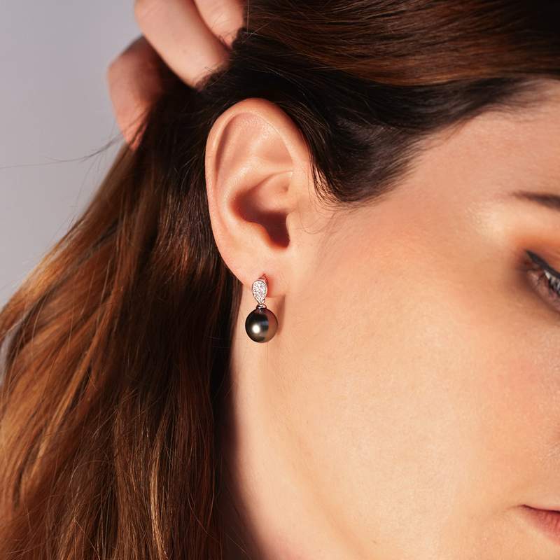 Boucles d'oreilles argent perles de culture de tahiti zirconias - vue porté 1