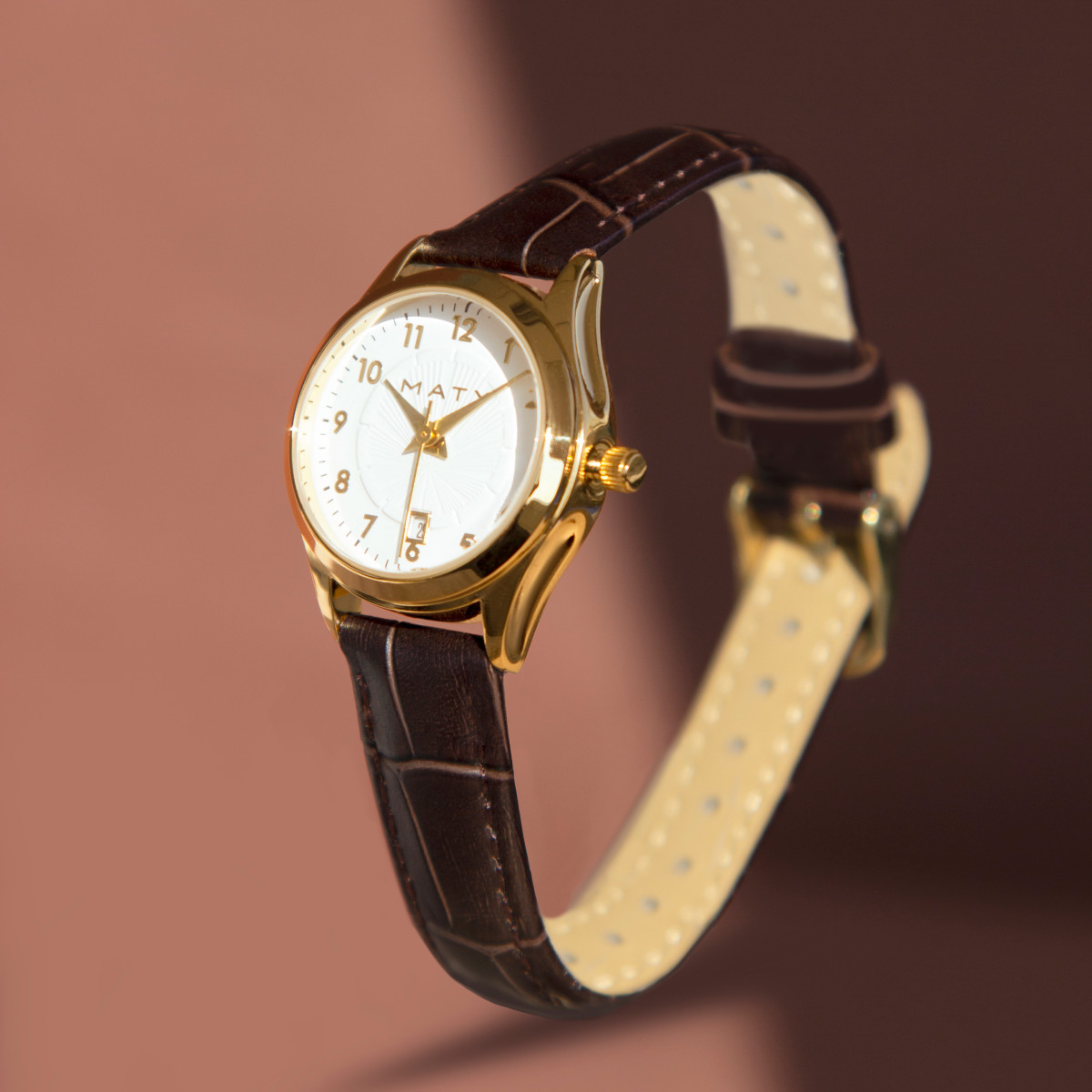 Montre femme dorée bracelet cuir marron - vue D1