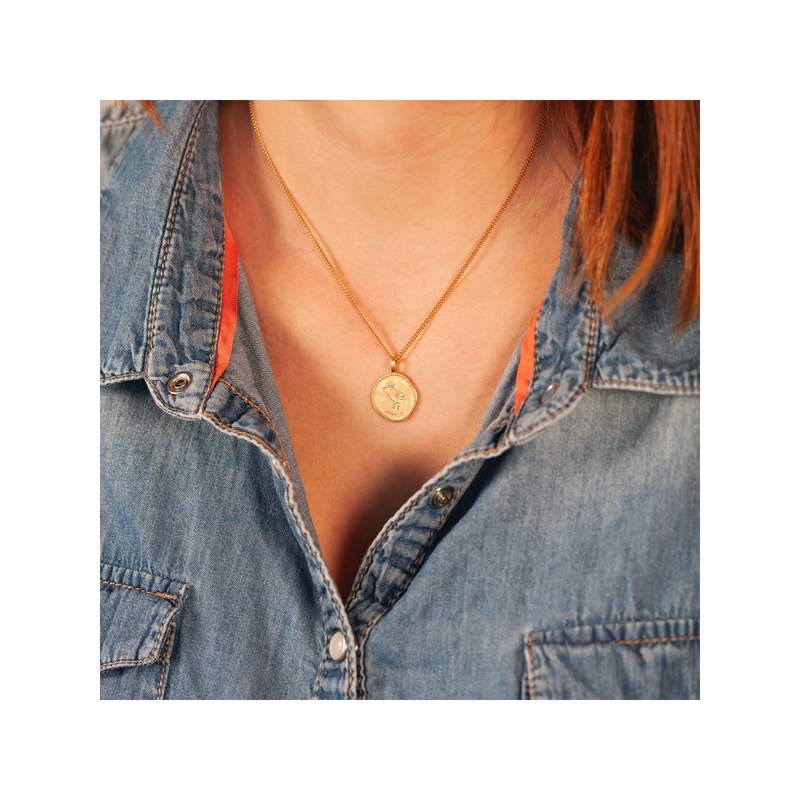Pendentif plaqué or zodiaque gémeaux zirconias - vue porté 1