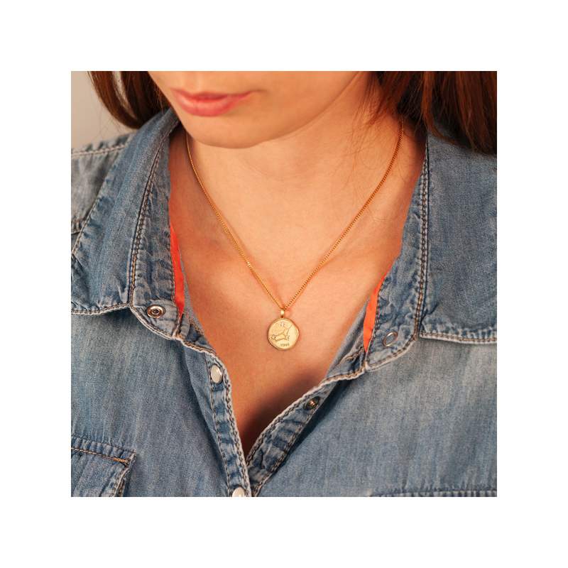 Pendentif plaqué or zodiaque vierge zirconias - vue porté 1