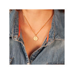 Pendentif plaqué or zodiaque balance zirconias - vue porté 1
