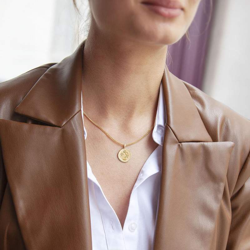 Pendentif plaqué or zodiaque balance zirconias - vue porté 2