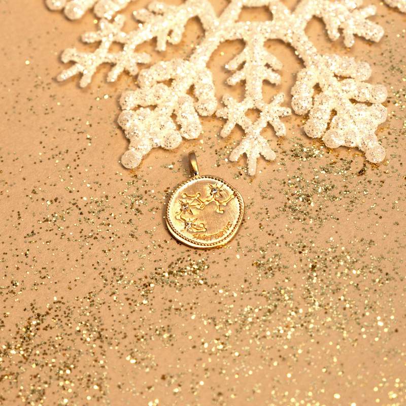 Pendentif plaqué or mat constellation zodiaque sagittaire zirconias - vue D2