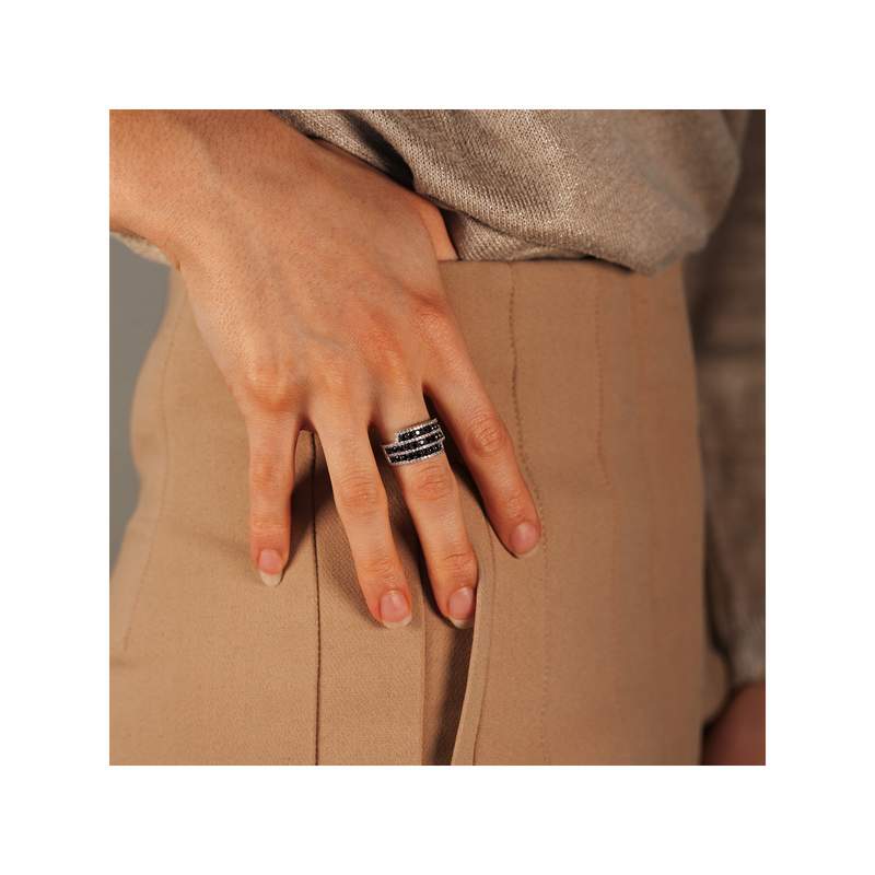 Bague argent 925 zirconias noirs et blancs - vue porté 1