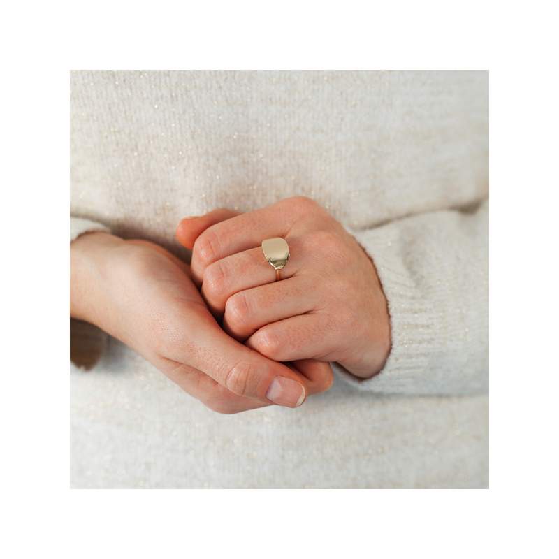Bague or jaune 375 - vue porté 1