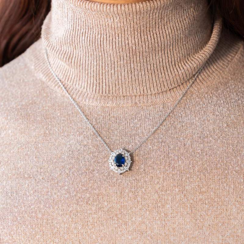 Collier argent 925 pierre bleue et zirconias 45 cm - vue porté 2