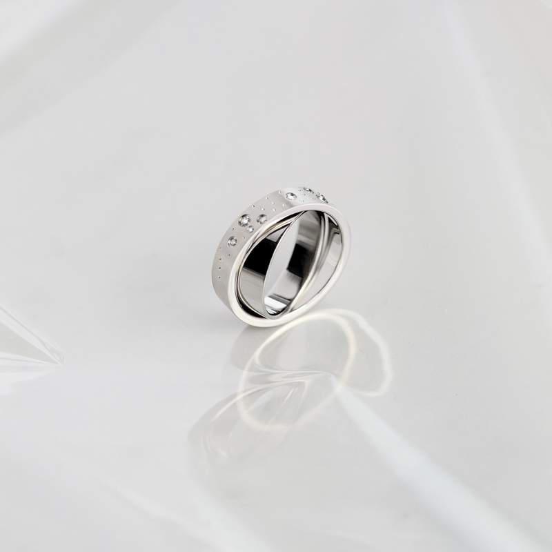 Bague acier anneaux entrelacés zirconia blanc - vue D3