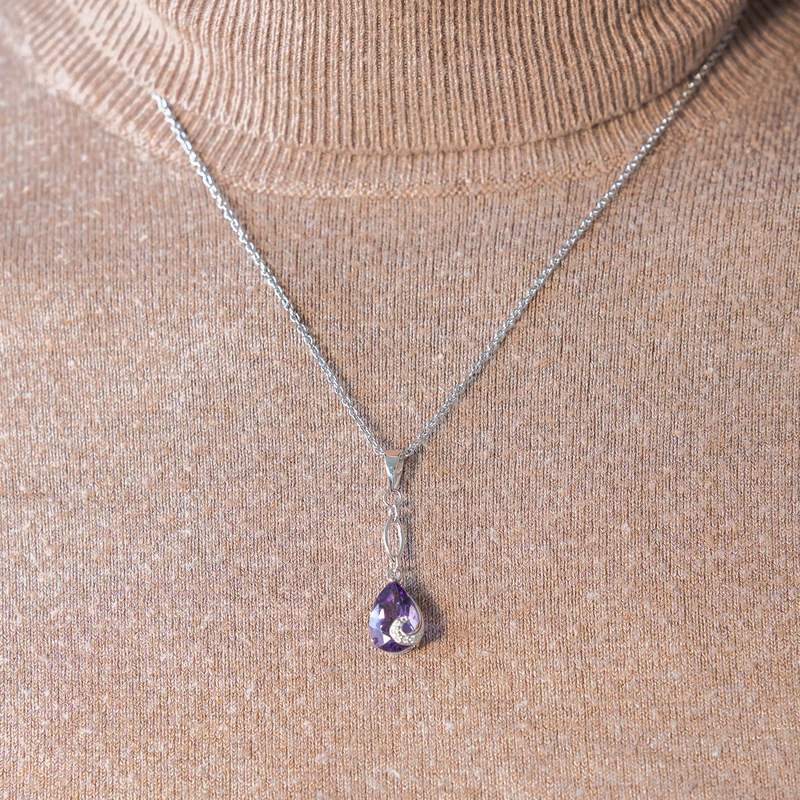 Collier argent 925 améthyste taille poire et zirconias 45 cm - vue porté 3