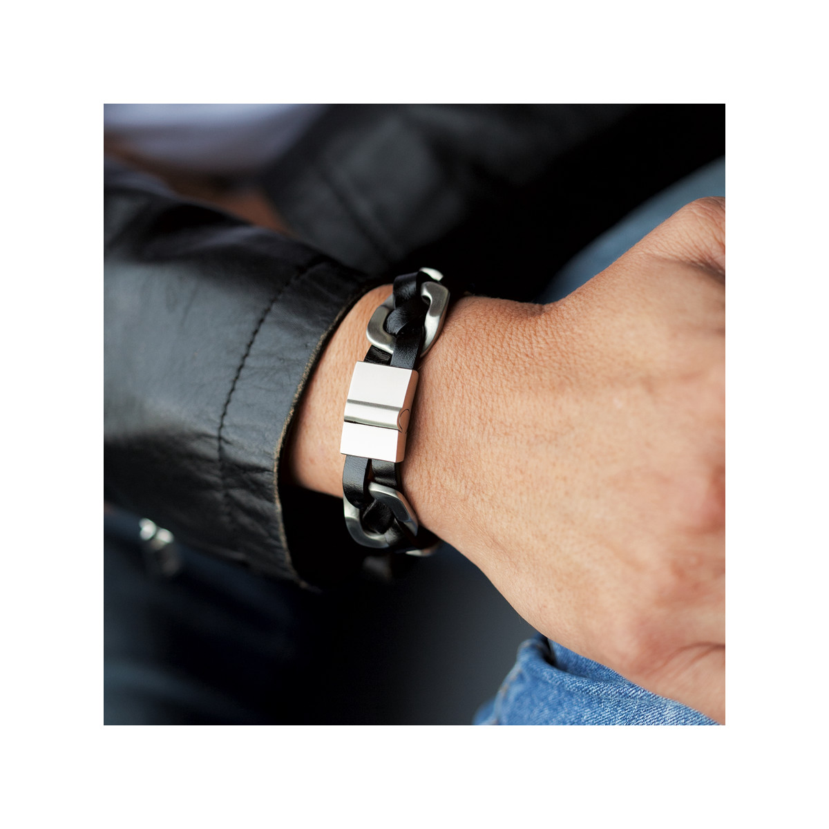 Bracelet cuir noir acier 21 cm - vue porté 2