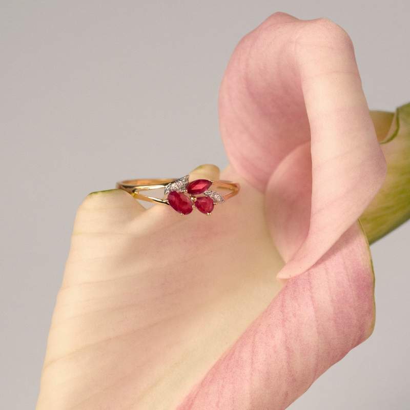 Bague or 375 2 tons rubis et diamants - vue D1