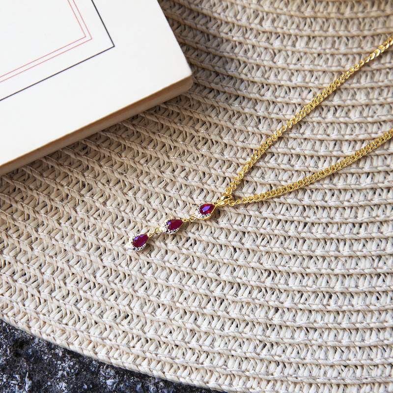Pendentif or 375 2 tons rubis et diamants - vue D3