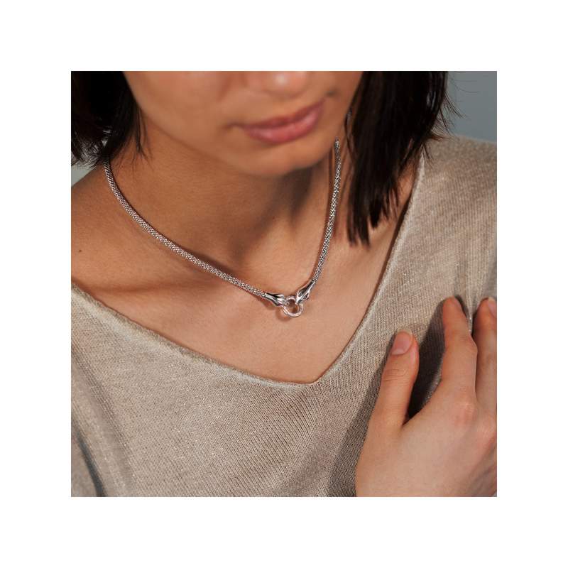 Collier argent 925 serpents et anneau zirconias rouges et blancs 43 cm - vue porté 1