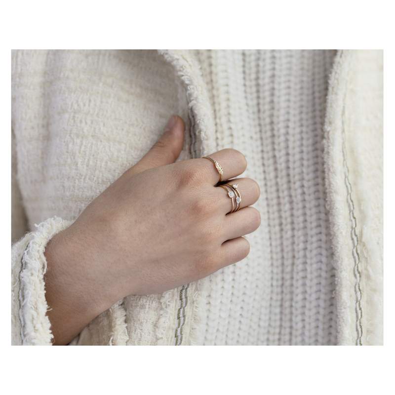 Bague or 375 blanc coeur diamants - vue porté 2
