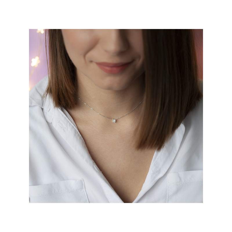 Collier or blanc 750 diamant synthétique 42 cm 0.25 carat - vue porté 2