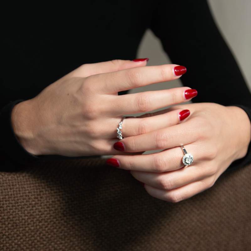 Bague or 750 blanc diamants synthétiques 0.50 carat - vue porté 1