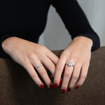 Bague or 750 blanc diamants synthétiques 0.50 carat - vue porté 2