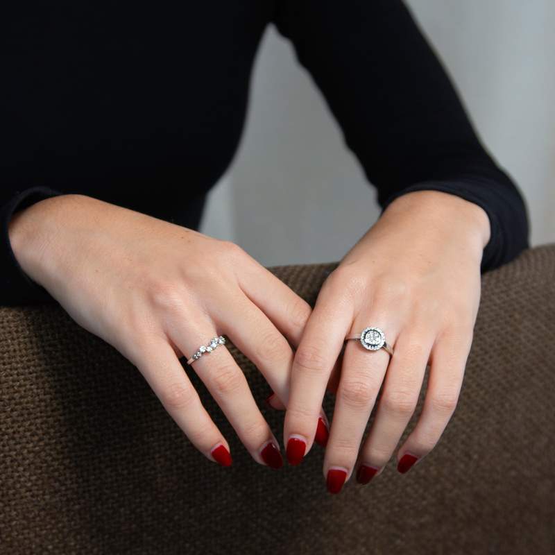 Bague or 750 blanc diamants synthétiques 0.50 carat - vue porté 2
