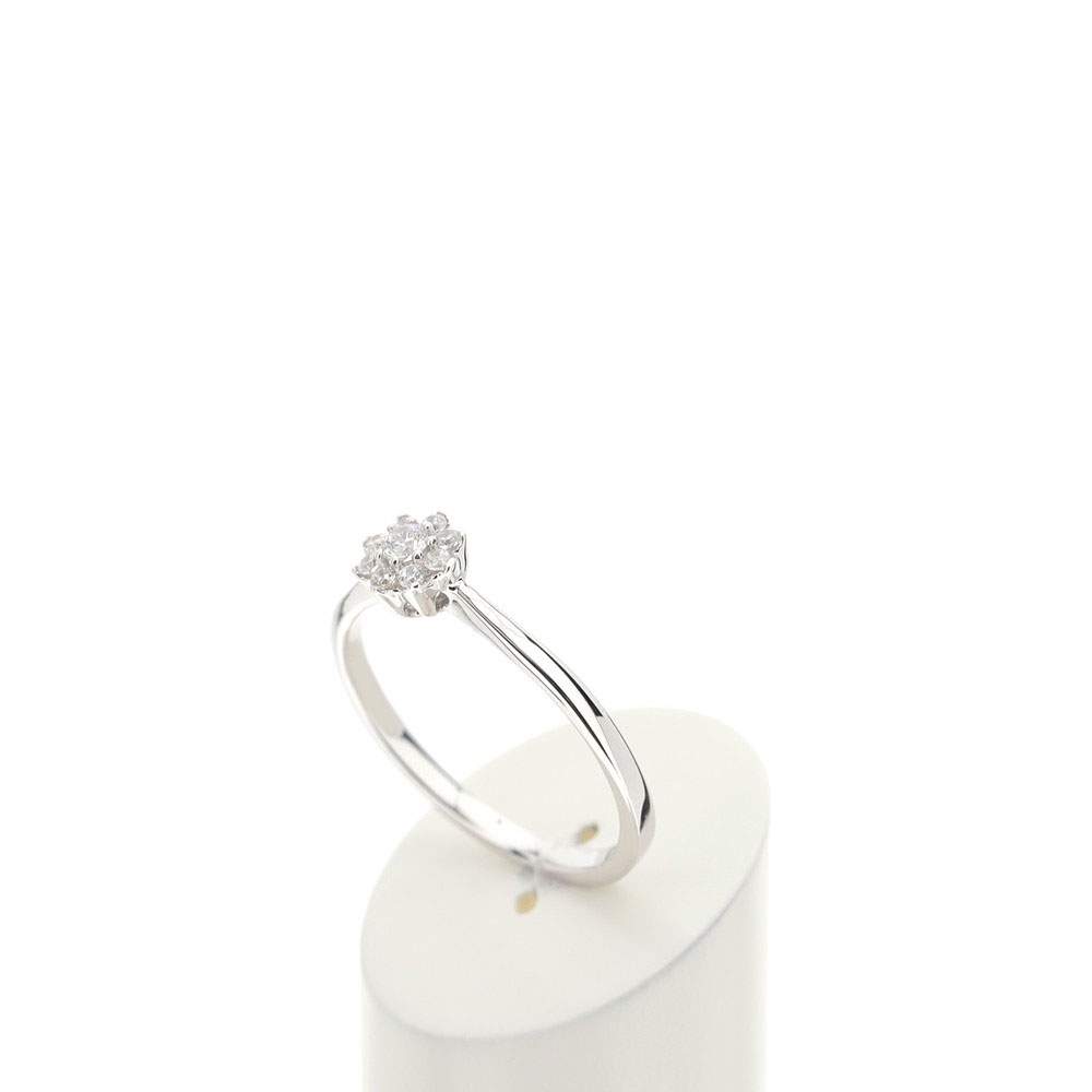 Bague or 750 blanc fleur diamants synthétiques 0,15 carat - vue 4